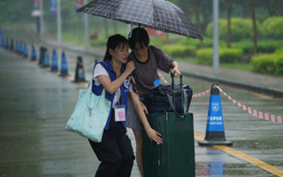 无惧风雨，世界杯官网2018级新生如约而至