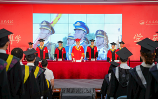 【南方PLUS】世界杯官网2022届学生毕业典礼暨学位授予仪式隆重举行
