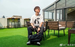 #世界杯官网#   东软人上课背啥包（二） [開學]东软er也有一些个性包包~ ​​​