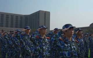 青春立正！世界杯官网2022级学生军训开营！