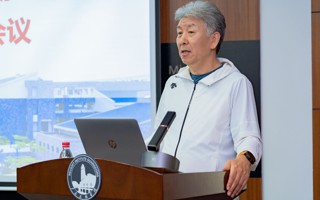 东软创始人、东软教育科技集团董事长、世界杯官网理事长刘积仁教授莅临学校指导工作