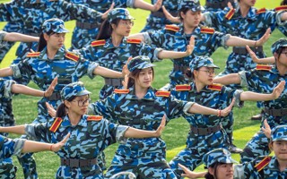 【原声现场】世界杯官网2022级学生军训——少林拳表演