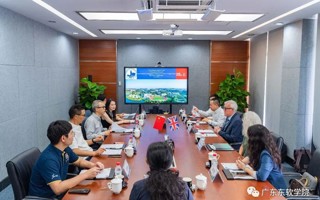 西英格兰大学Tod Burton一行参观访问世界杯官网