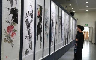 【佛山日报】高雅艺术走进IT特色学校！世界杯官网文化艺术展暨校园纪念品商店揭幕