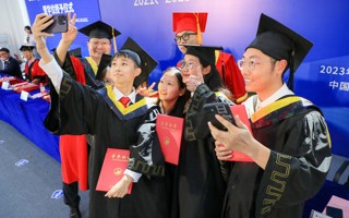 现场回顾｜世界杯官网2021届、2023届学生毕业典礼暨学位授予仪式