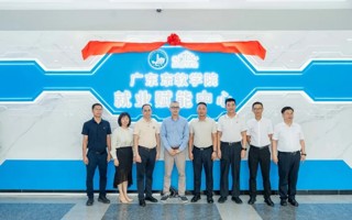 AI面试、闯关集章、创业PK……恭喜你，距离职场又进一步！